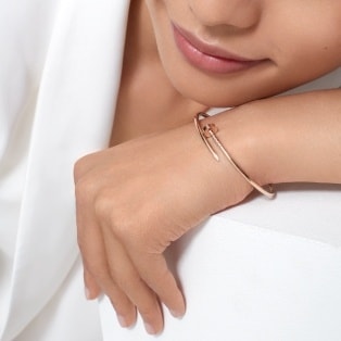 cartier bracelet rose gold nail