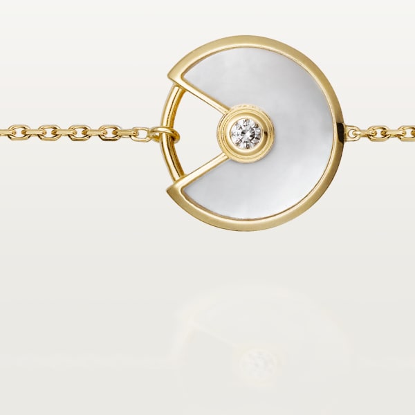 Amulette de Cartier bracelet, XS model Yellow gold, diamond, white mother-of-pearl