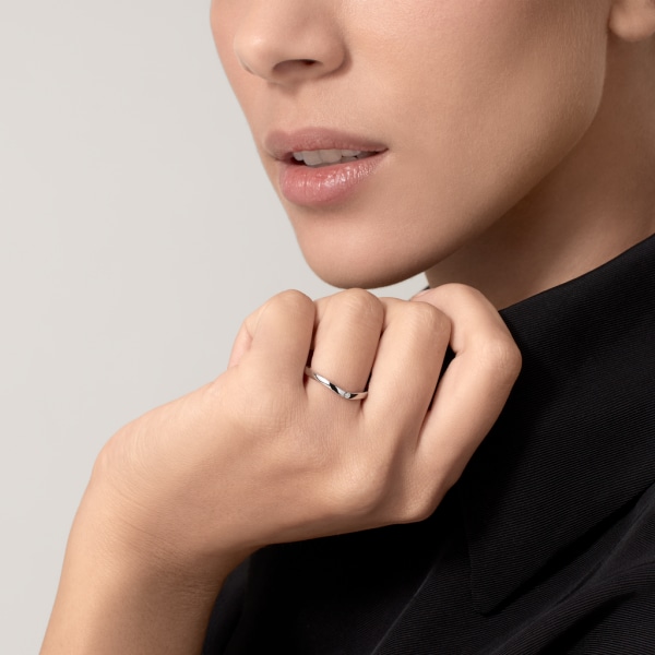 Ballerine wedding ring, width 2 mm, 3 diamonds  Platinum, diamonds