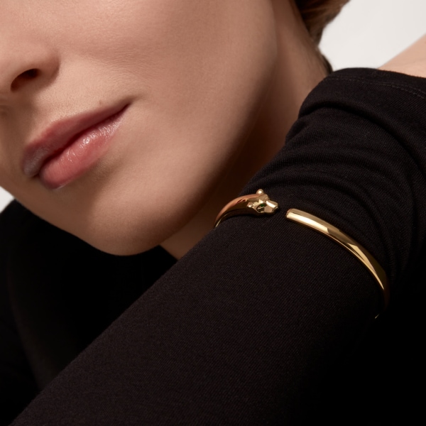 Panthère de Cartier bracelet, small model Yellow gold, onyx, tsavorite garnets