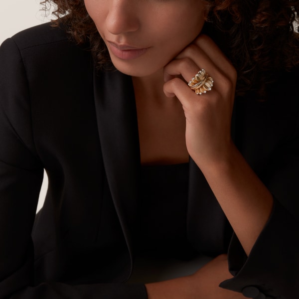 Grain de Café ring, diamonds Yellow gold, white gold, diamonds