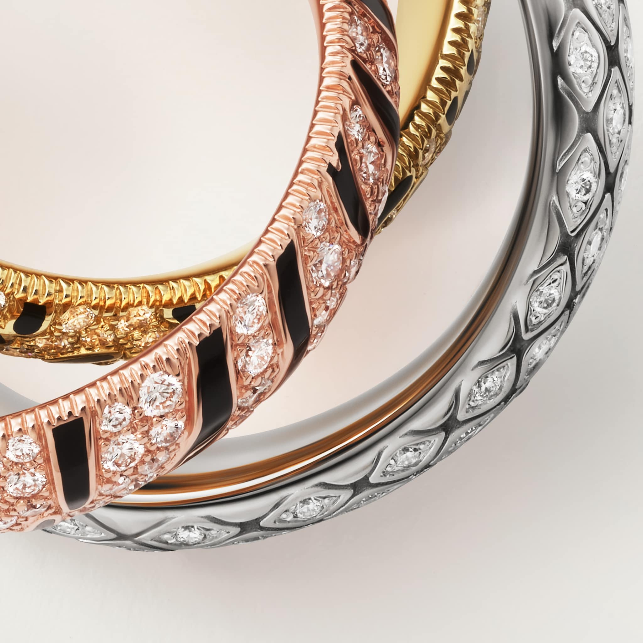 Trinity ring, lacquer, pavedYellow gold, rose gold, white gold, lacquer, diamonds
