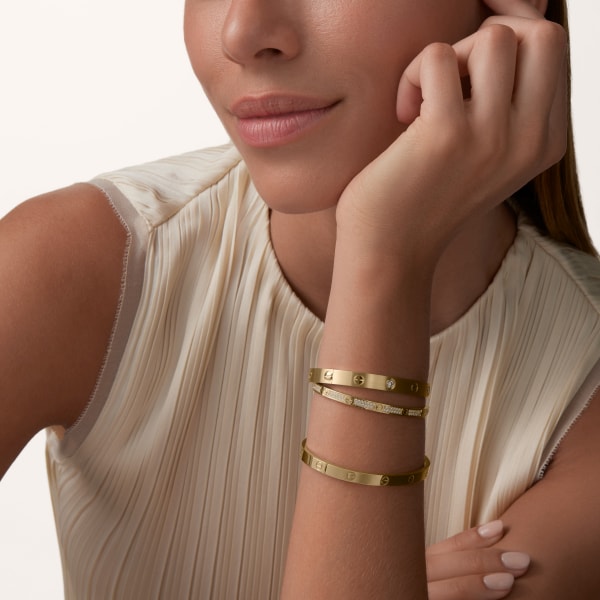 CRN6710617 LOVE bracelet small model paved Yellow gold diamonds Cartier